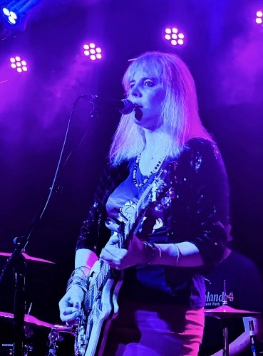 Keeley — Beautiful Mysterious