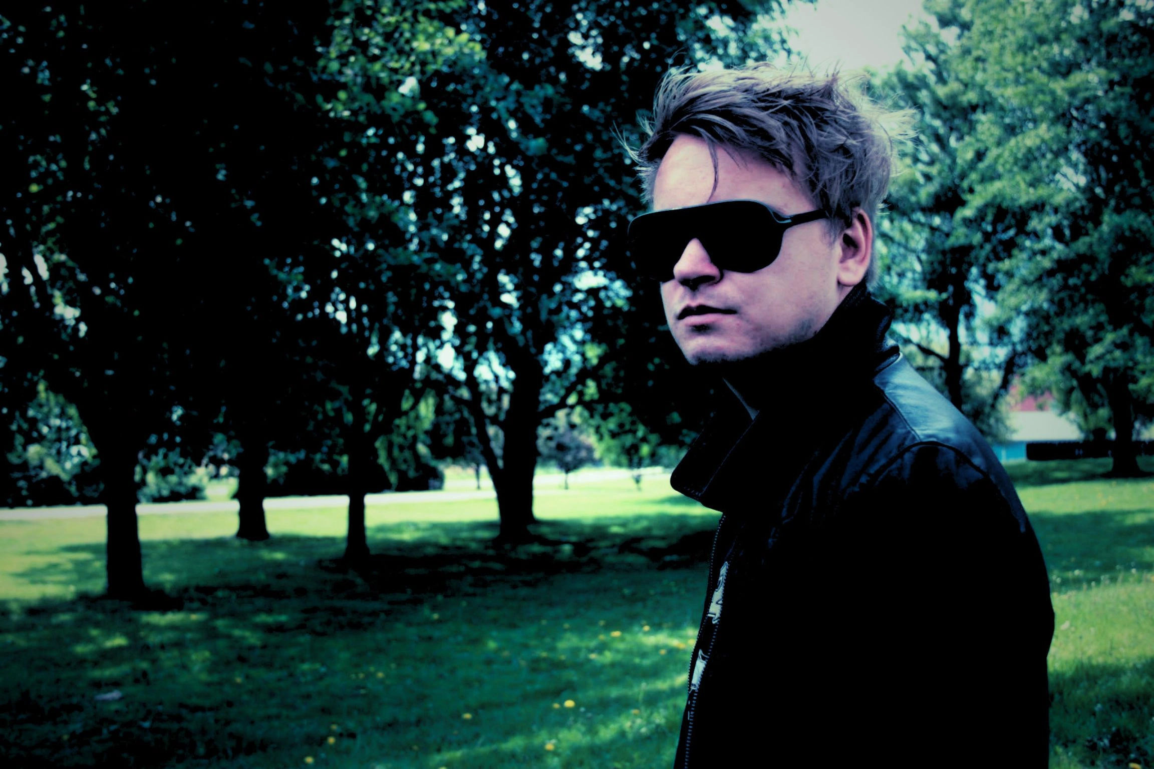skugglandet — Sond Ett